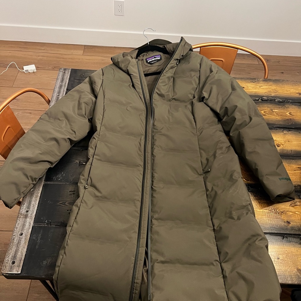 Patagonia Jackson glacier parka size M women